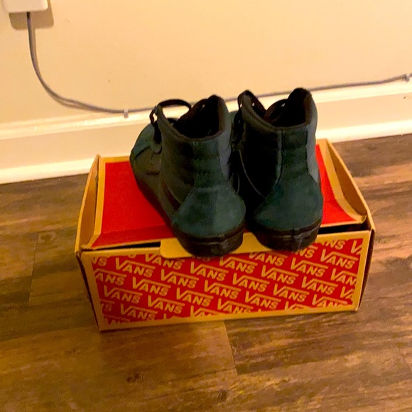 Men’s size 8.5 only worn once. Ask 60.00 obo. - Picture 3 of 5